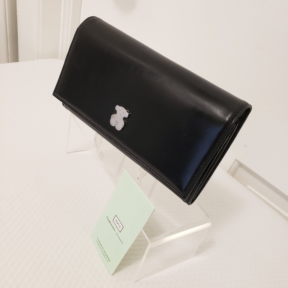 TOUS Black Smooth Leather Flapover Snap Close Wallet